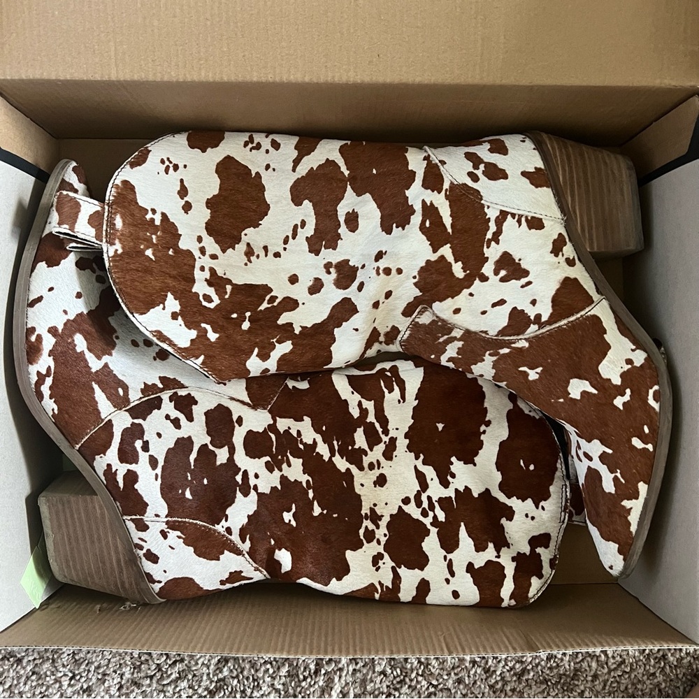 Dingo Live A Little Cowboy Boots in Brown Cowprint | Size 9 - Picture 3 of 5